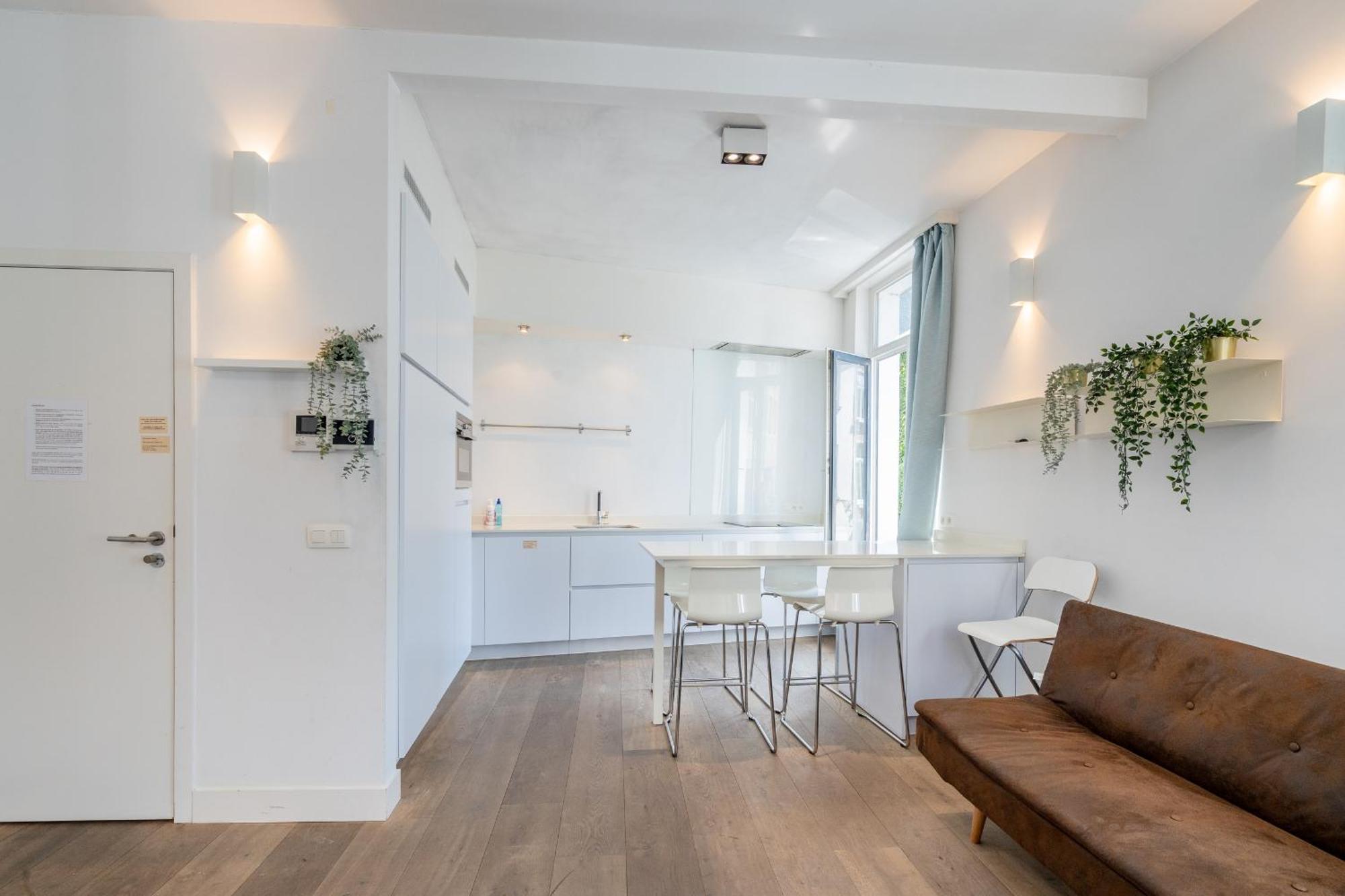 Beautiful Modern Apartment In The Heart Of Anvers Exterior foto