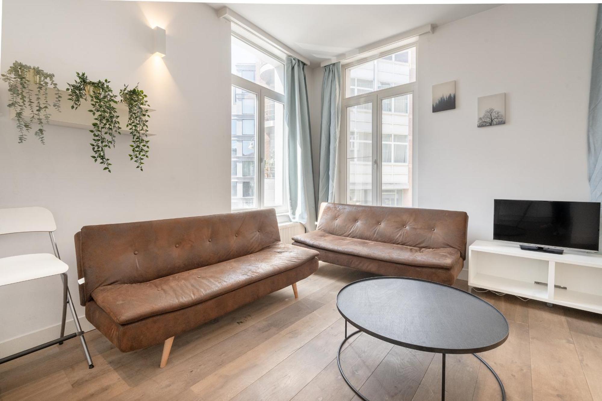 Beautiful Modern Apartment In The Heart Of Anvers Exterior foto